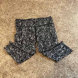 Gently used Lululemon capris size 10
